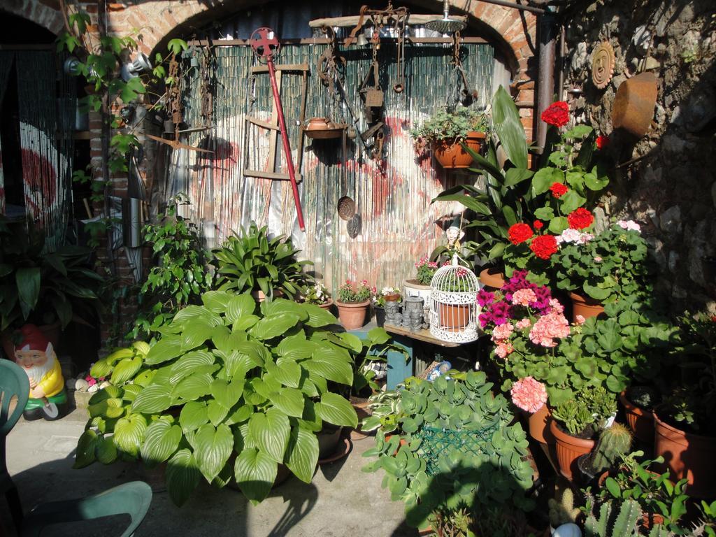 Bed and Breakfast The Tower Of The Old King Desenzano del Garda Exterior foto