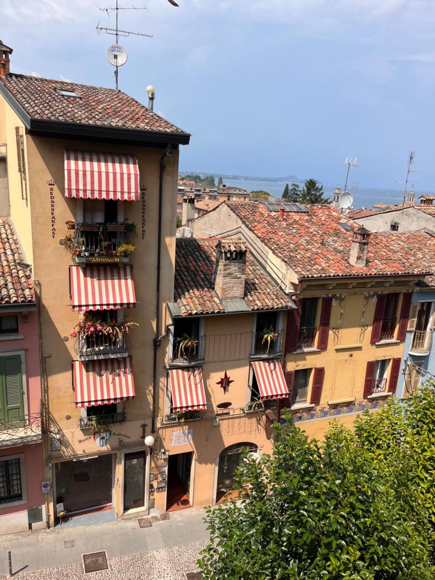 Bed and Breakfast The Tower Of The Old King Desenzano del Garda Exterior foto