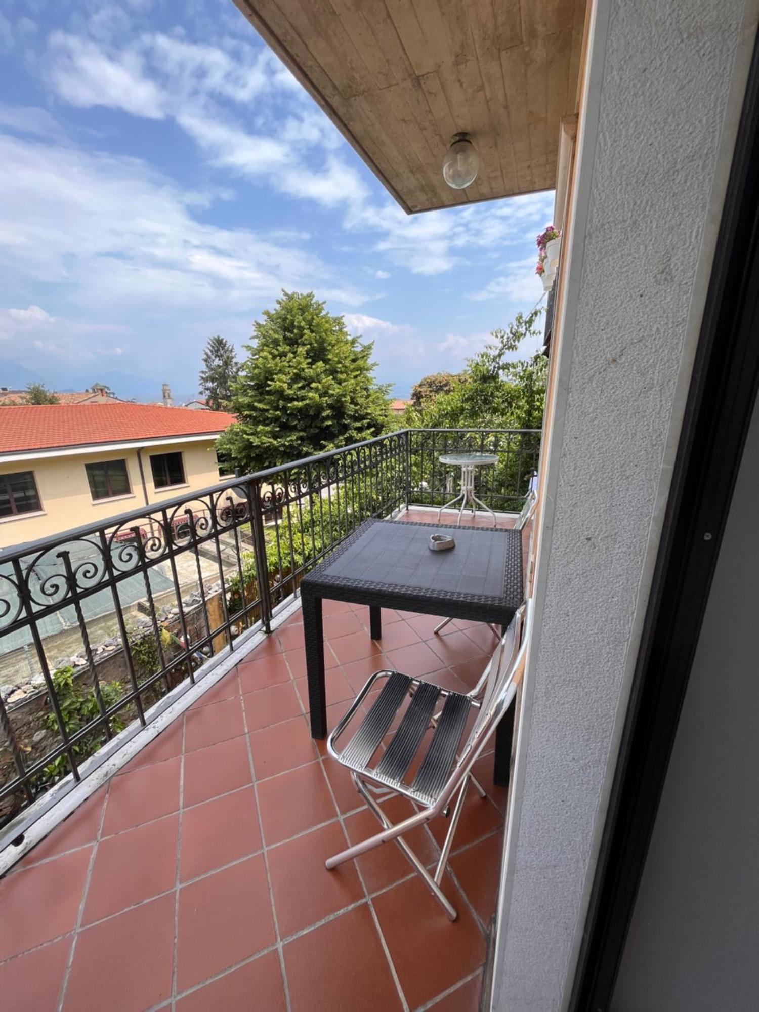 Bed and Breakfast The Tower Of The Old King Desenzano del Garda Exterior foto