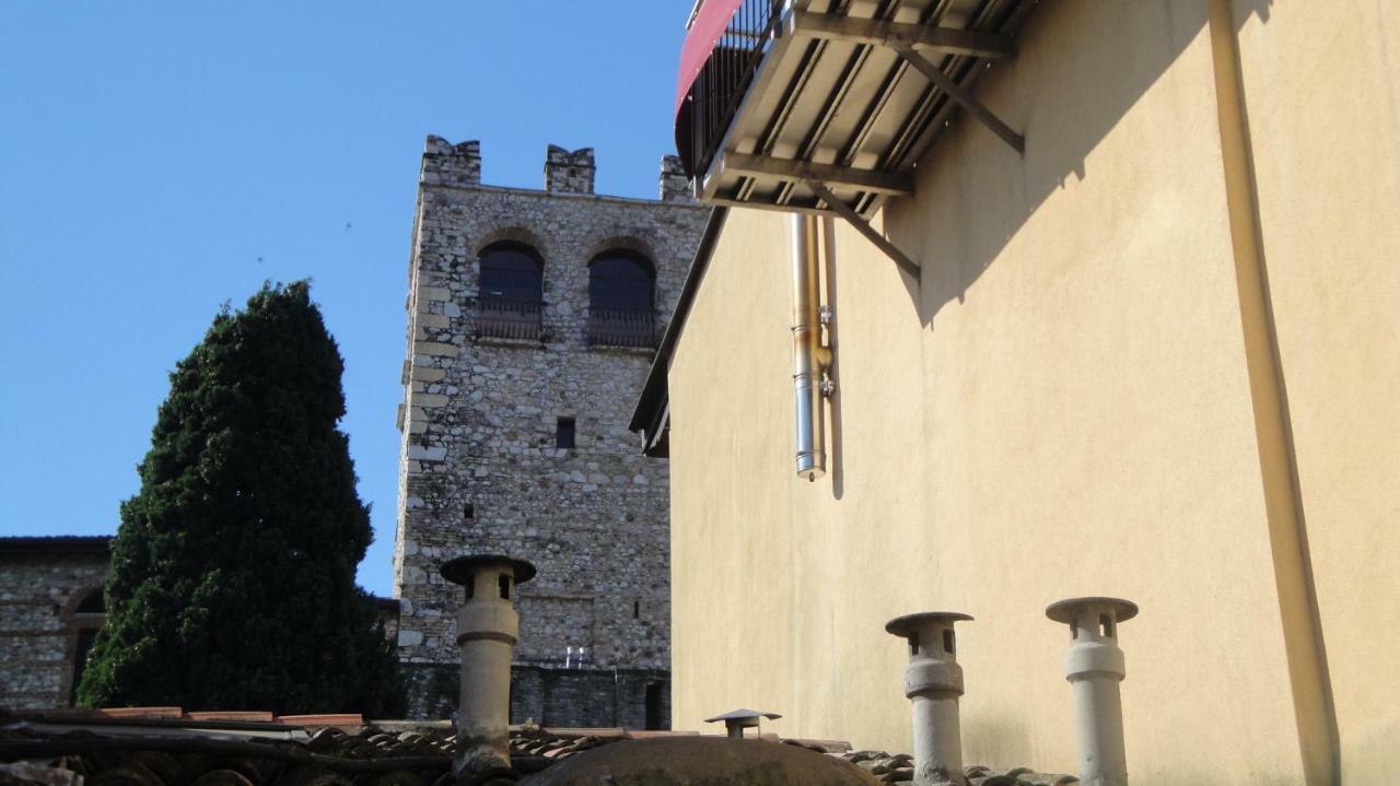 Bed and Breakfast The Tower Of The Old King Desenzano del Garda Exterior foto